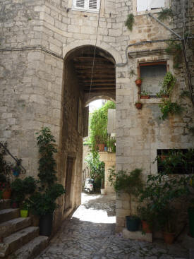 Een straatje in Trogir
